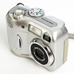 Nikon Coolpix 3100 3.2 Megapixel Digital Camera 3x Zoom TESTED Works
